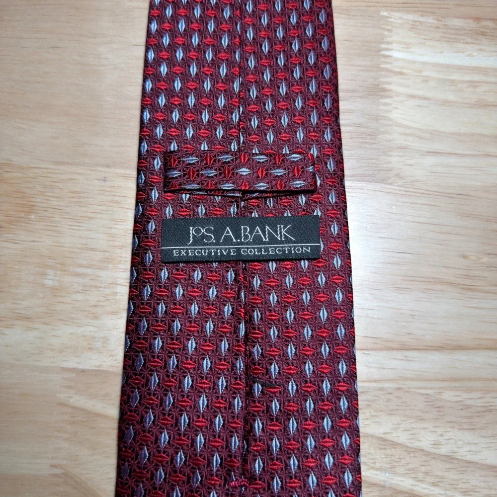 Jos. A. Bank Necktie Mens One Size Burgundy Geometric Silk Executive Collection